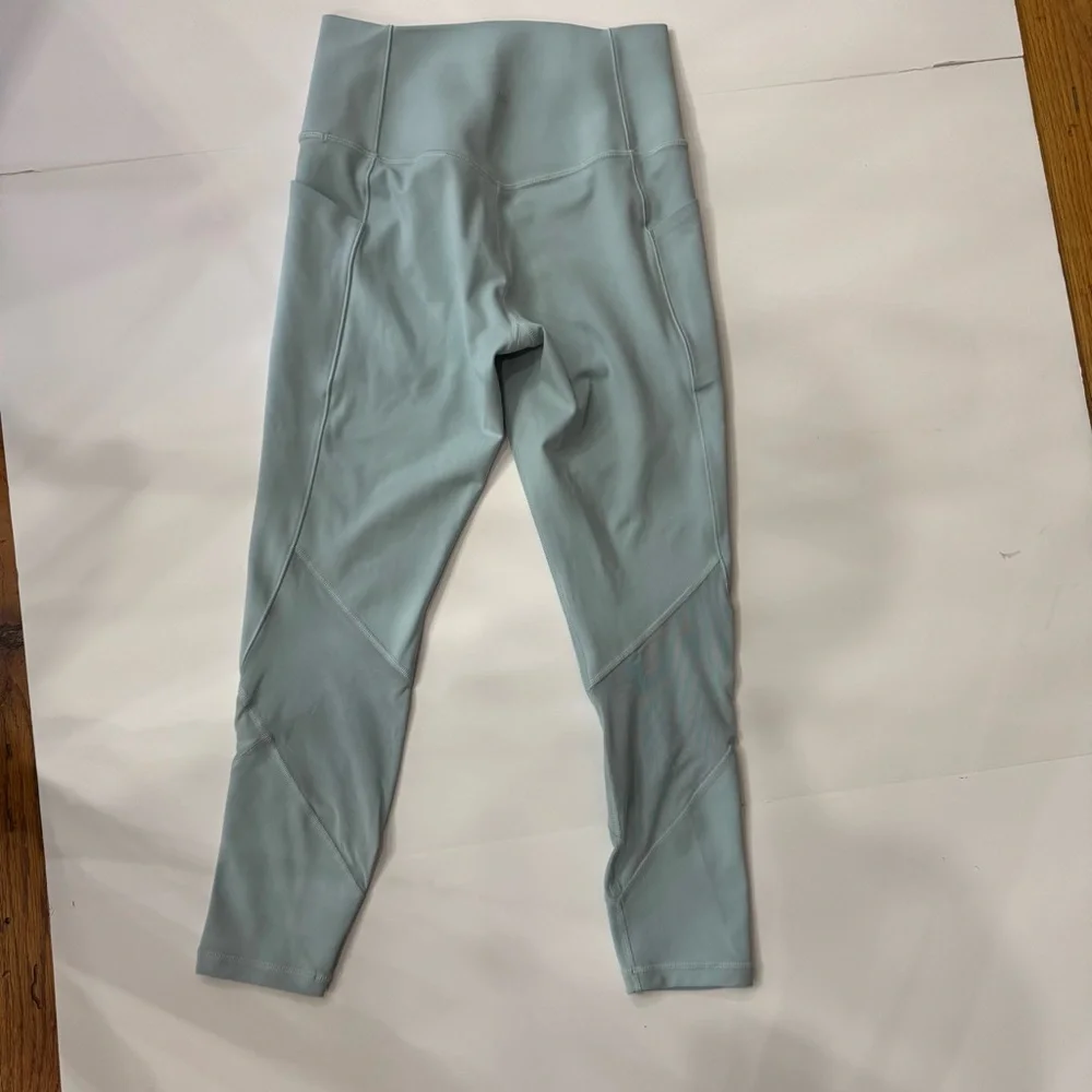 Athleta S SALUTATION STASH HIGH RISE MESH 7/8 TIGHT Small Dawn Blue Exc. Cond. - Picture 8 of 10
